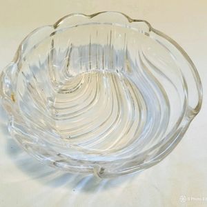 ●MCM DRAPERY STYLE PRESSED GLASS VINTAGE SWIRL PATTERN CLEAR SERVING DISH